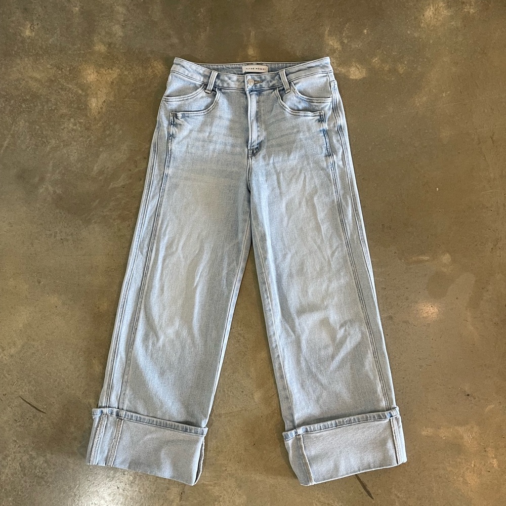 Women’s Flying Monkey Light Wash Cuffed Jeans Size 28 Casual Denim Trendy